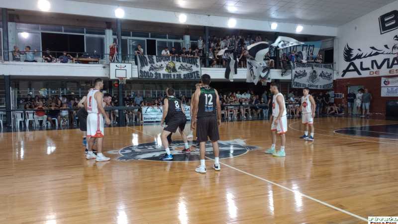 Almagro venció a Regatas y define con SOMISA el Cuadrangular