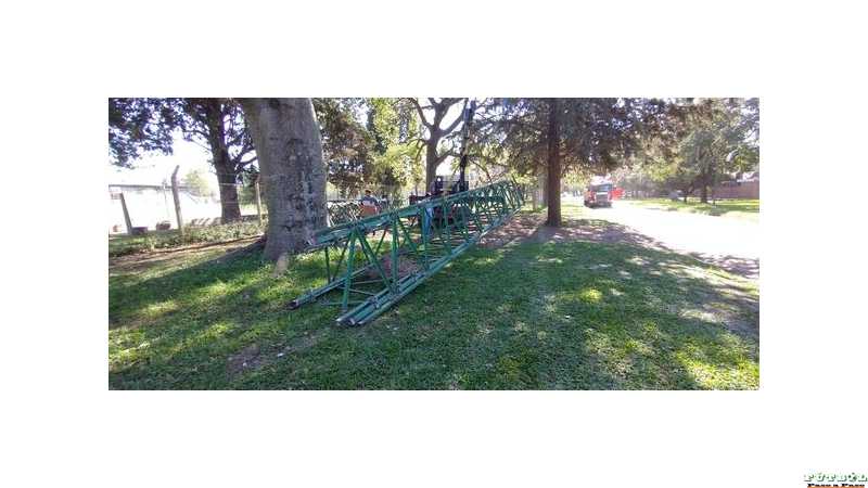 Llegaron las 6 torres para iluminar el estadio del Club San Lorenzo de Esperanza