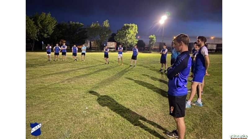 El plantel superior de fútbol de D.F. Sarmiento inició la pretemporada de cara a una nueva edición del torneo L.E.F.
