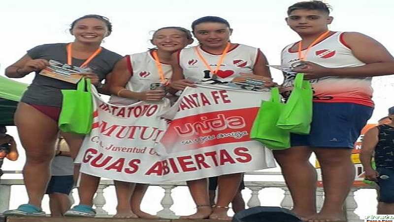Nadadores de Juv. Unida de Humboldt se destacaron en Coronda