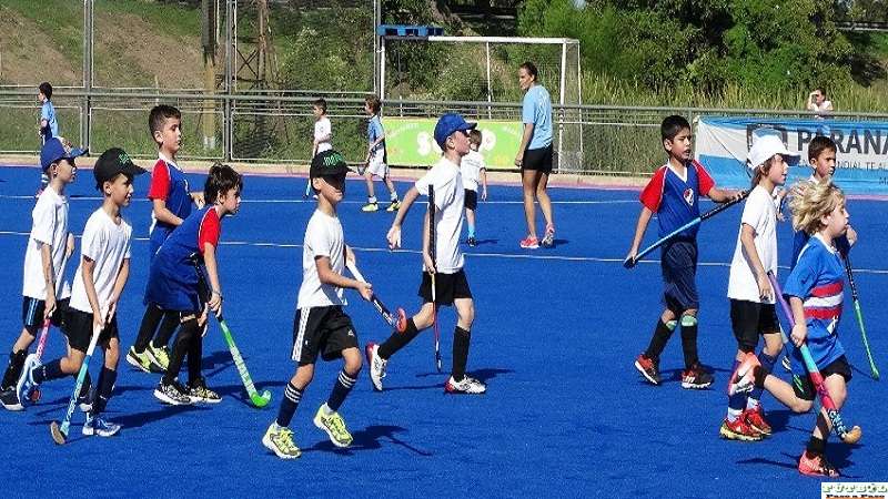 Comienzan a entrenar los caballeritos del hockey de Alma Juniors