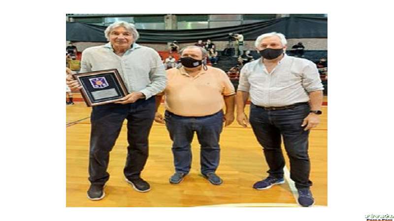 Homenaje en vida al querido Carmelo "Cholo" Mendoza.