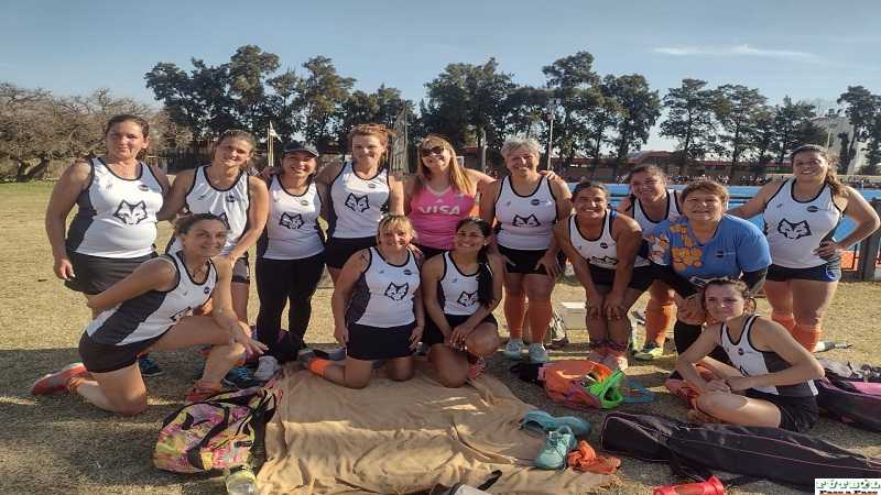 Hockey: las Mamis de Alma Juniors cayeron ante Universitario Negro