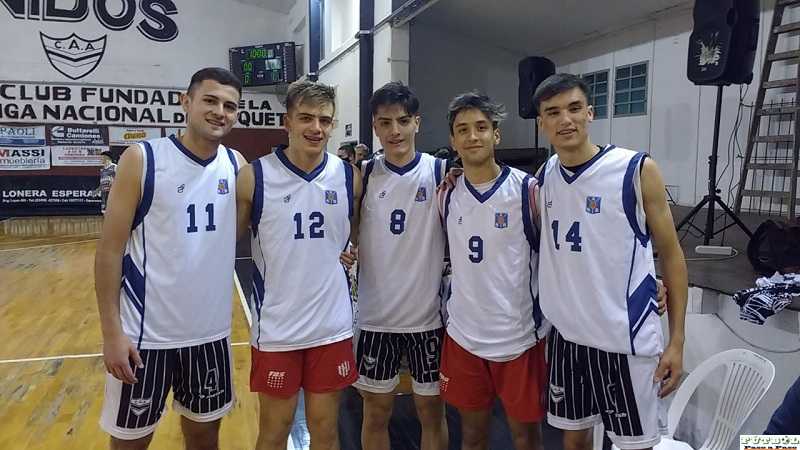 Almagro recibió reconocimiento por el Provincial U19 y jugó con Unión