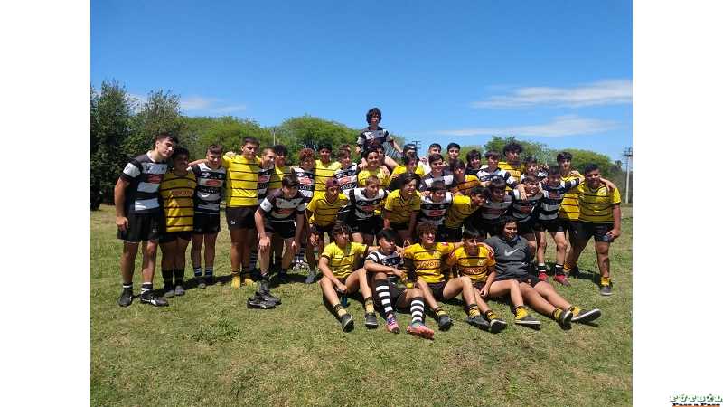 Rugby: los M15 de Alma Juniors jugaron un encuentro nacional en Paraná