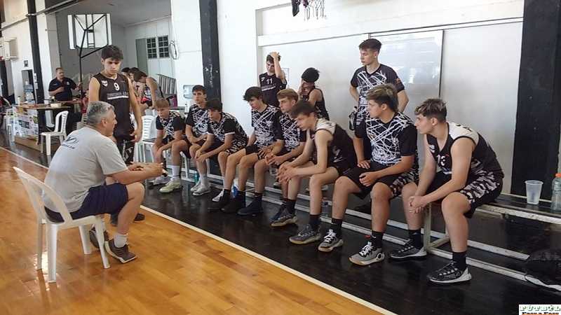 Almagro fue nuevamente anfitrión en una nueva fase de la Liga Provincial este domingo. Los U17