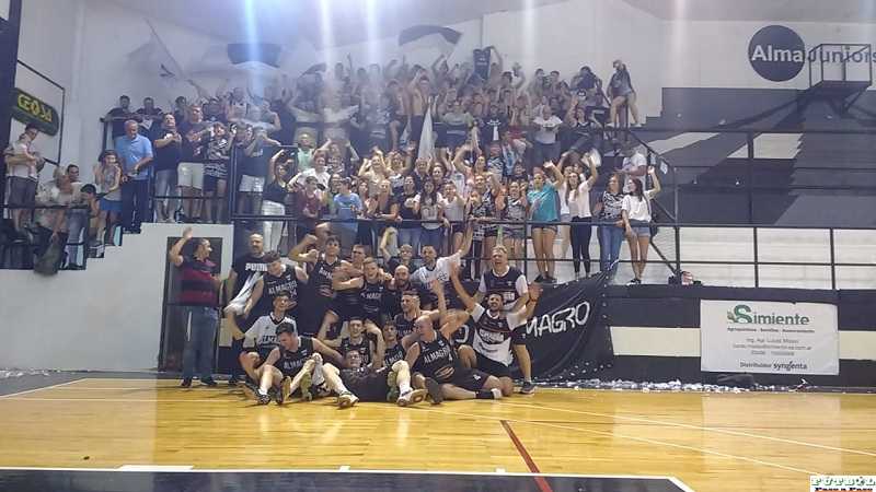 Almagro le ganó el clásico a Alma y finalizó siendo el N° 2