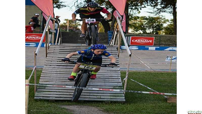 De Esperanza Jeremías  Ojeda tiene 8 años y tras la pandemia viene destacandose con la "Bici"