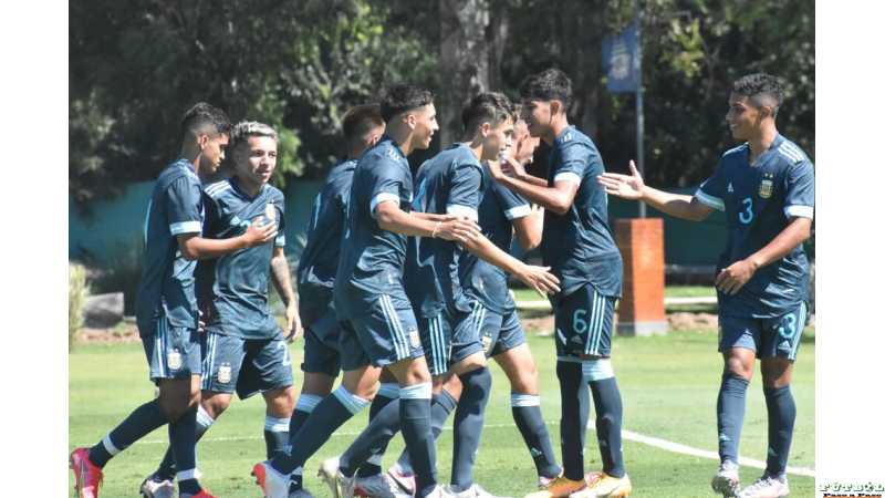 La Sub 17 de Aimar volvió a ganar: 3 a 2 ante Uruguay participo el esperancino Franco Yennerich 