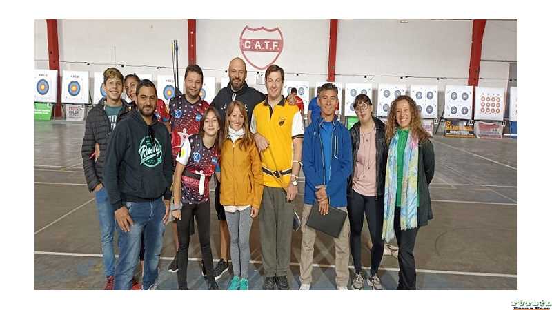 6 Esperancinos participaron el paso domingo del torneo indoor de tiro con arco en San Justo