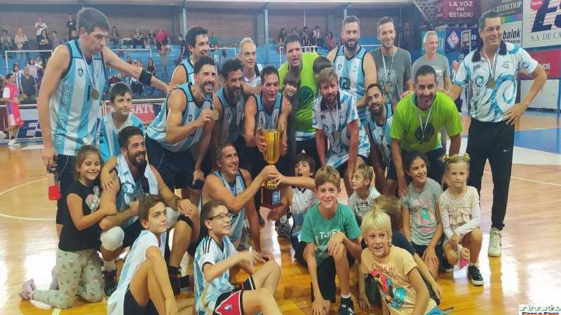 Giletta y Suárez, de Almagro, Campeones Panamericanos Maxi Básquet,además noticial Almagro