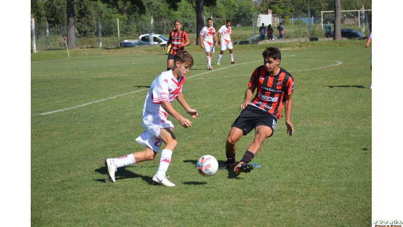 Gianfranco Cabrera el juvenil de Humboldt debuto en 3era Div de Unión de Sta Fe