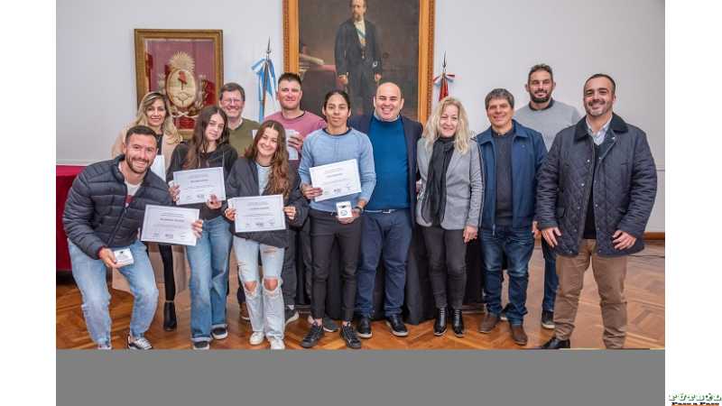Entregaron los premios a los deportistas esperancinos destacados del mes de abril