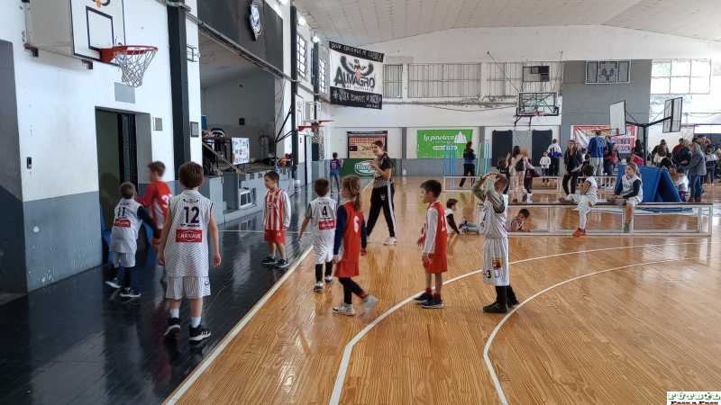 Atractivo Encuentro de Abejitas y Escuelitas organizó Almagro - informes varios institucionales