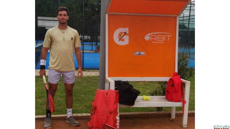 Francisco Gay está jugando Torneo profesional UTR en Córdoba