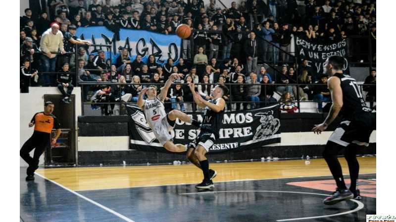 Alma se tomó revancha en el clásico por el Federal