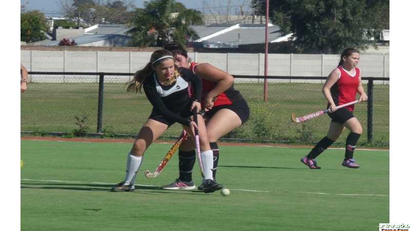 Hockey promocional: Alma Juniors venció a Colón de Santa Fe