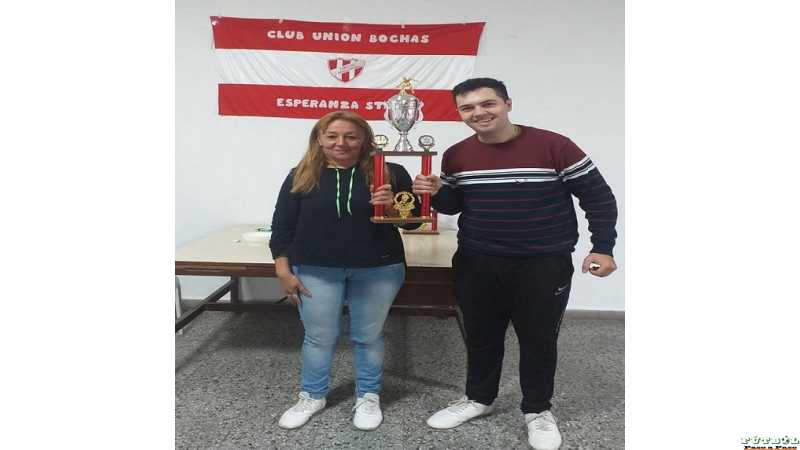 Ganadores del Torneo Mixto realizó en Union Bochas el día domingo. José Rua y Laura Casco.