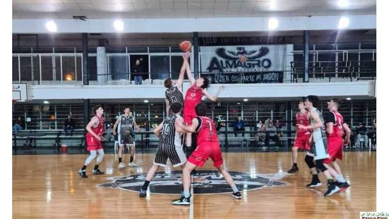 Los U21 de Almagro ganaron y siguen invictos en la punta