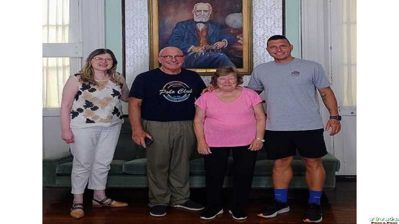 Emiliano Estrubia, deportista ya clasificado para Triatlón internacional visitó a la intendenta