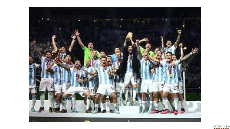 Esperanza festeja fotos de Lucas Lissi