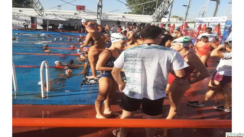 Buen comienzo de nadadores del LTCE en el “República” de Cadetes