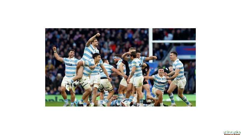 Rugby Los Pumas lograron un histórico triunfo frente a Inglaterra: 30 a 29.