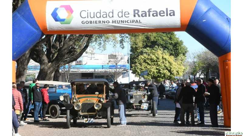 Se largó el Rally de Autos Antiguos de Rafaela. Detalles del evento