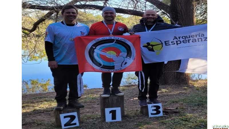 Lucas Lissi sigue haciendo amigos y se nota la felicidad gracias a la arqueria ( ver aqui 7 fotos)