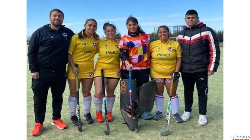 Hockey Caju Humboldt felicitá a sus jugadoras y tecnicos, convocados al seleccionado B de la región Rafaela