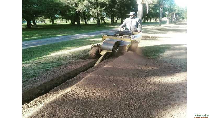 Club de Los Toboganes de Esperanza se comenzo a poner cables subterráneos para alumbrado en ingreso