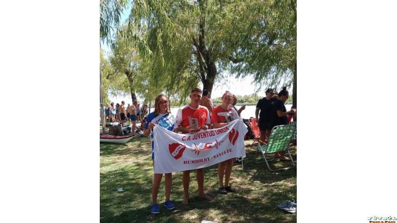 Nadadores de Juv Unida de Humboldt compitieron en Diamante Entre Rios en Aguas Abiertas