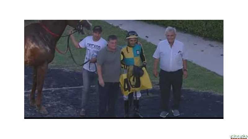 Triplete este sábado del Esperancino Brian Enrique tres al hilo llevando a Negador Serial en la 11ma en Palermo