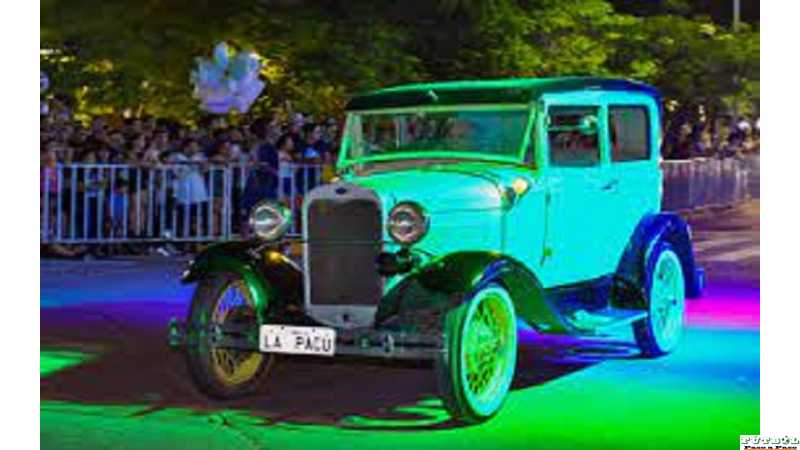 SAENZ PEŃA (CHACO) :comenzó el desfile de autos antiguos ( ver video)