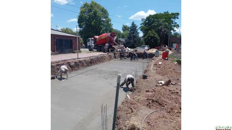Sigue a buen ritmo la construcción del natatorio Climatizado del Club Juv. Unida de Humboldt (ver 5 fotos)