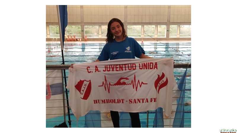 Club Juv Unida de Humboldt, y natatorio felicita a Malena Voos por su participación en Chile
