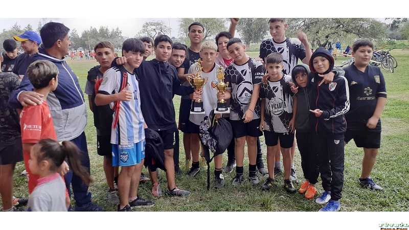 Fotos del torneo Infantil barrio Aarón Castellanos Una día muy lindo disfrutado con familias!!!