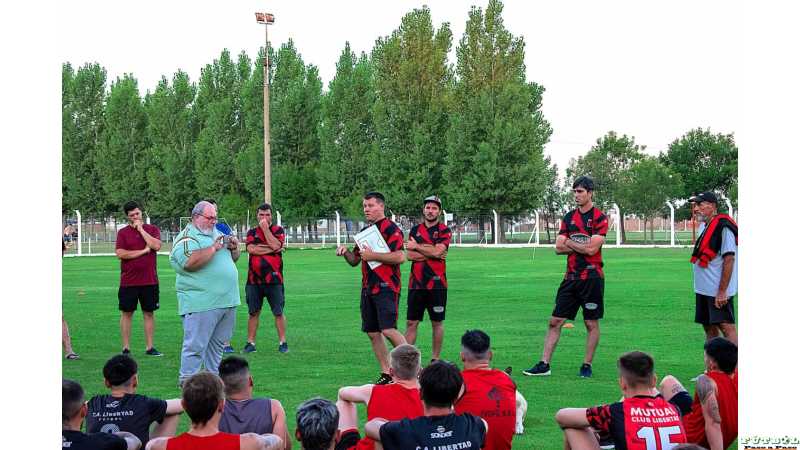 Club Libertad de San J. Norte tambien comenzo a practicar con sus equipos superiores (ver 7 fotos)