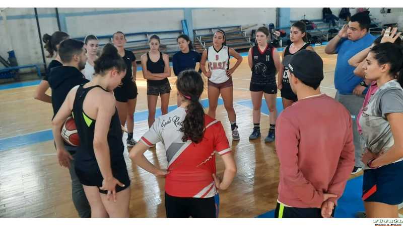 Jugadoras de Alma Juniors en la Selección santafesina de Básquet