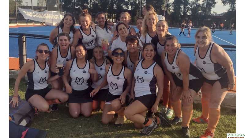 HOCKEY: Las mamis de Alma Juniors ganaron y jugarán la final del torneo
